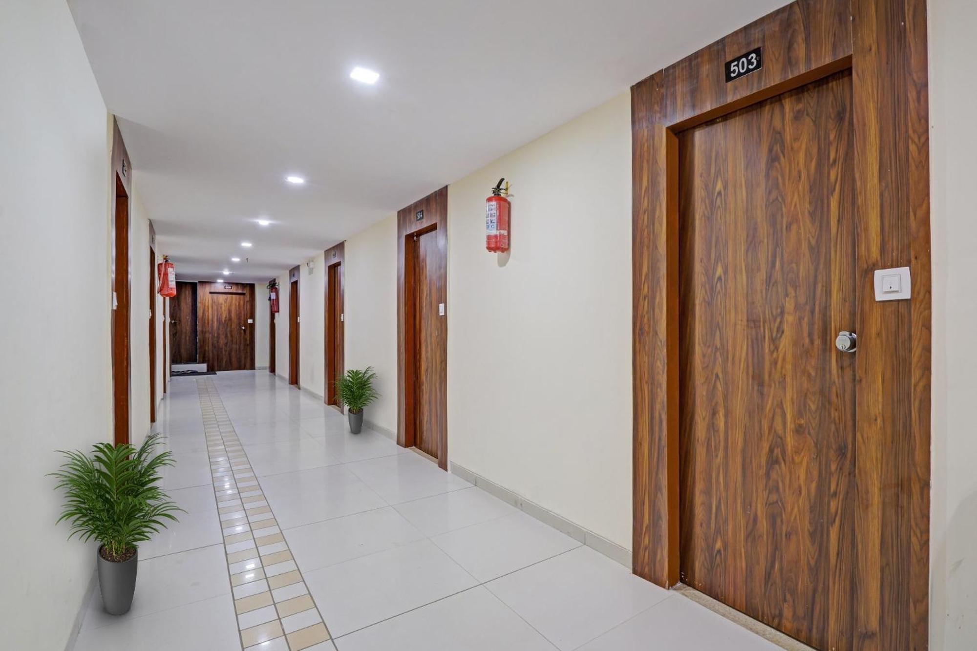 Hotel O Neelkamal อาเมดาบัด ภายนอก รูปภาพ
