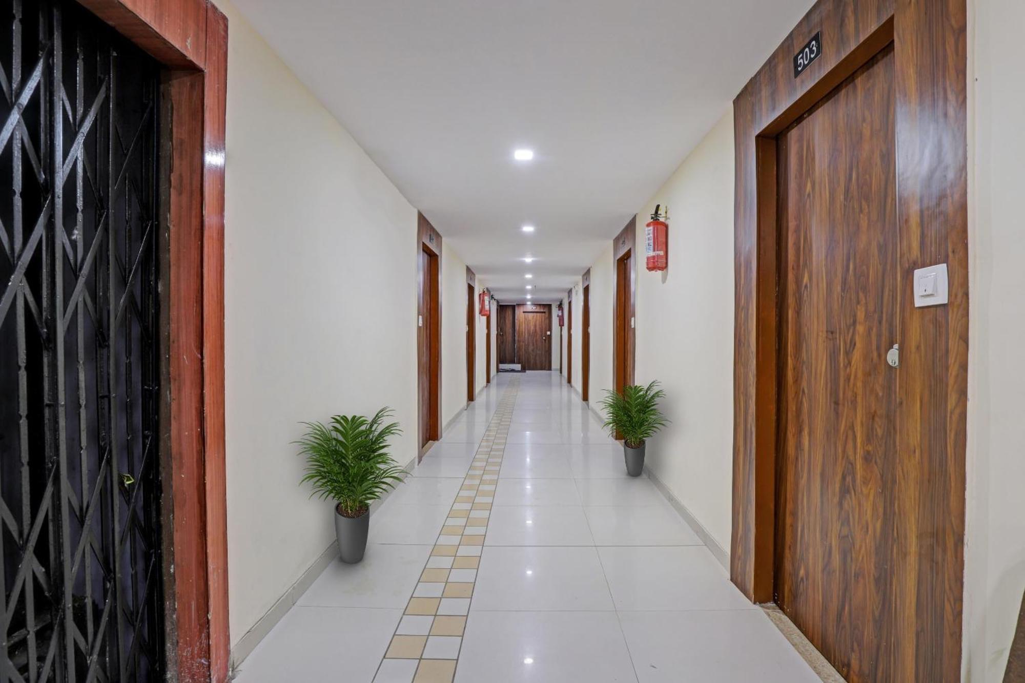 Hotel O Neelkamal อาเมดาบัด ภายนอก รูปภาพ